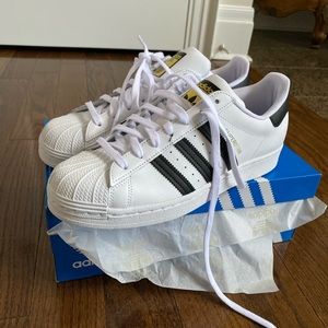 SOLD Adidas superstar (brand new, unisex)